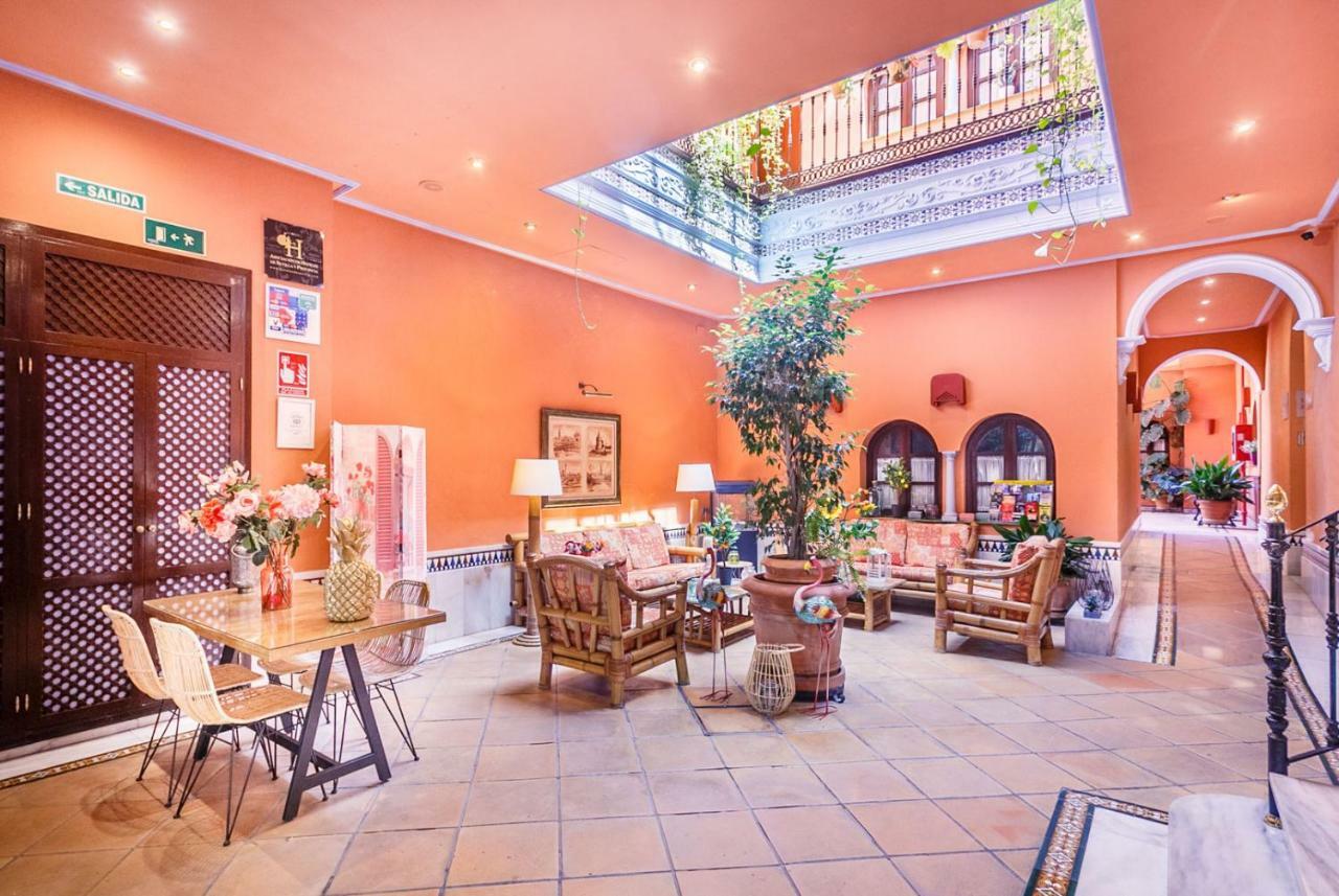 Patio De La Alameda Sewilla