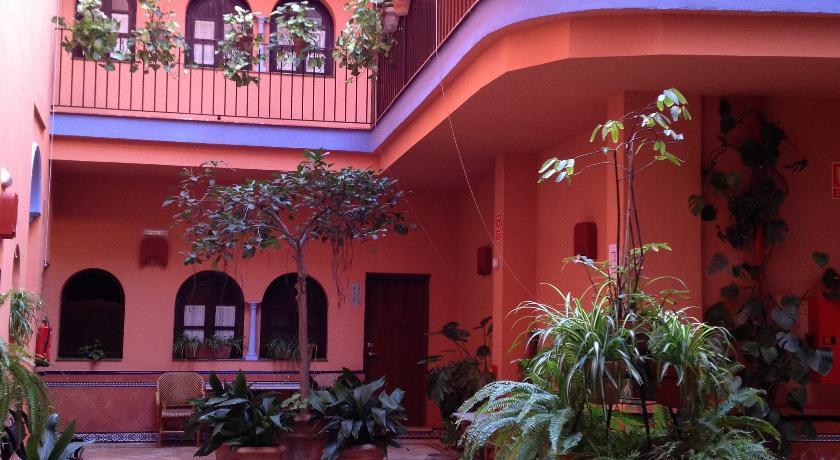 Patio De La Alameda Hotel