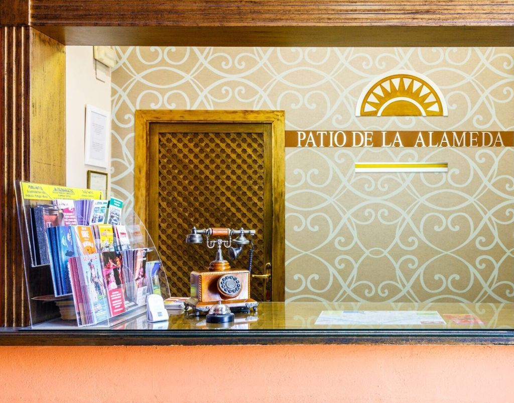 Patio De La Alameda Hotel